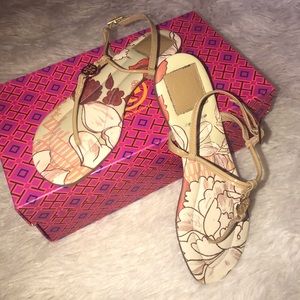 Tory Burch Shoes - Tory Burch Emmy Thong Sandals Size 7 Sand Tory Burch Shoes - Tory Burch Emmy Thong Sandals Size 7 Sand